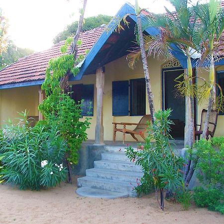 15Lmd Villa In Front Of The Lagoon Batticaloa Eksteriør billede