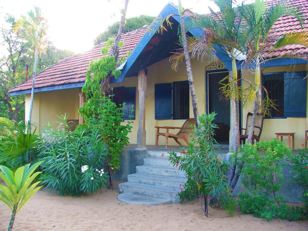 15Lmd Villa In Front Of The Lagoon Batticaloa Eksteriør billede